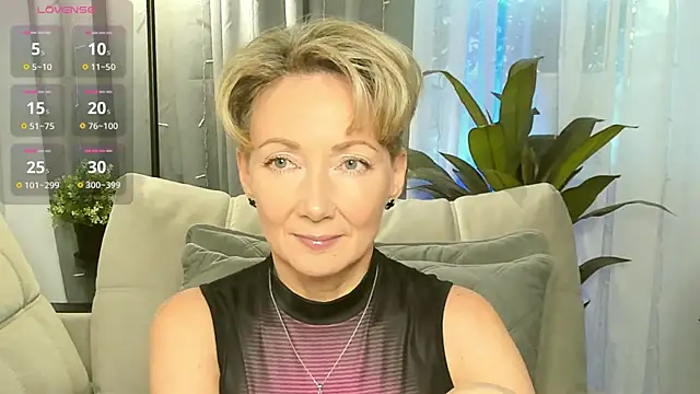 AkexandraFix online show from 10/17/25, 01:02