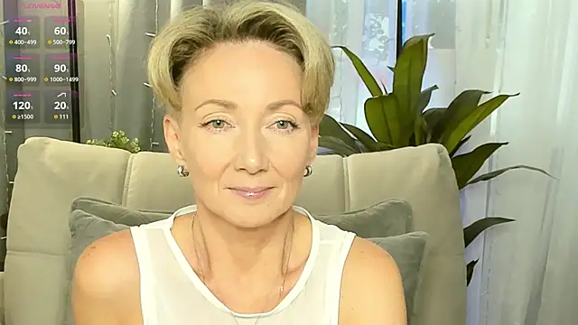 AkexandraFix online show from 10/03/25, 12:39