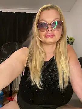 Lisavontease online show from 07/17/26, 10:29