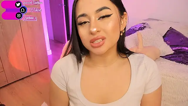 Snapshot of Queen_liana chatting on 01/24/25, 08:02 Queen liana online show from 01/24/25, 08:02