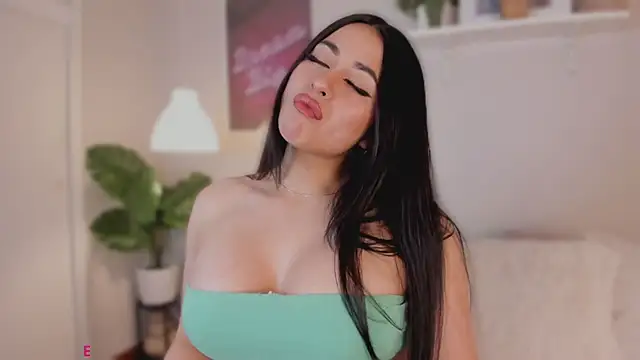 Queen liana online show from 03/18/26, 07:00