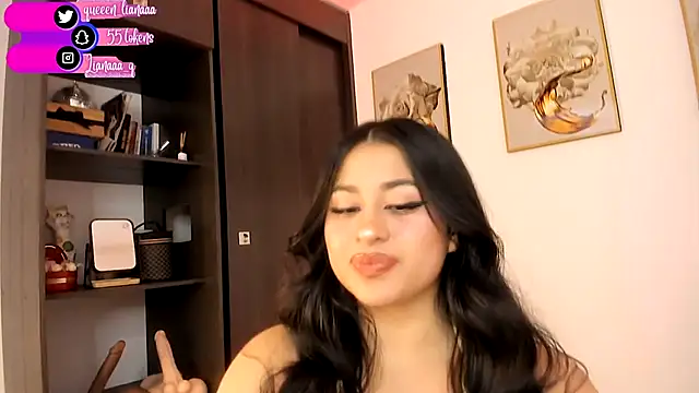 Snapshot of Queen_liana chatting on 09/28/25, 05:14 Queen liana online show from 09/28/25, 05:14