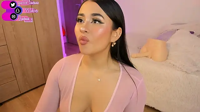 Snapshot of Queen_liana chatting on 01/21/25, 05:49 Queen liana online show from 01/21/25, 05:49