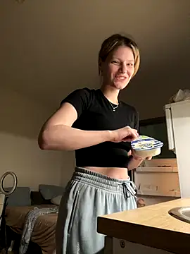 MaryHiggins online show from 10/26/25, 08:31