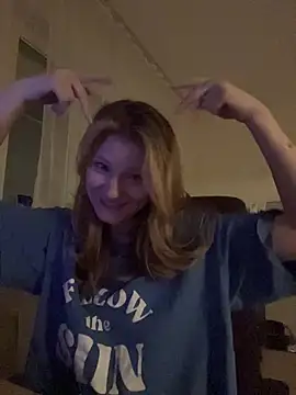 Snapshot of MaryHiggins chatting on 02/18/26, 09:33 MaryHiggins online show from 02/18/26, 09:33