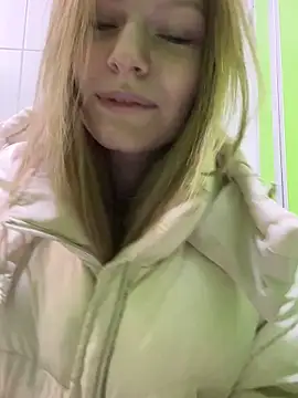 Snapshot of MaryHiggins chatting on 02/14/26, 05:02 MaryHiggins online show from 02/14/26, 05:02