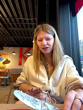 MaryHiggins online show from 11/22/25, 12:59