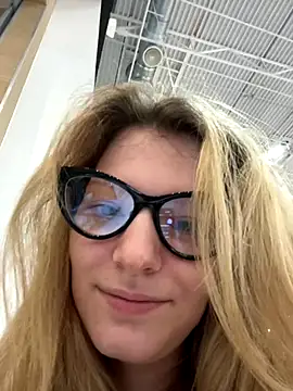 MaryHiggins online show from 11/06/25, 01:37