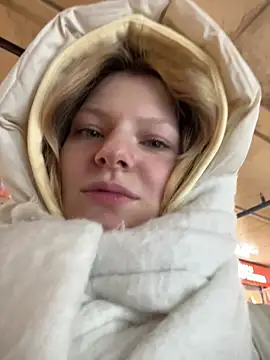 Snapshot of MaryHiggins chatting on 02/15/26, 12:37 MaryHiggins online show from 02/15/26, 12:37