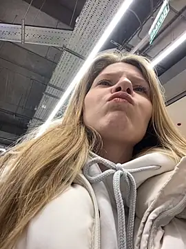 MaryHiggins online show from 11/19/25, 08:03