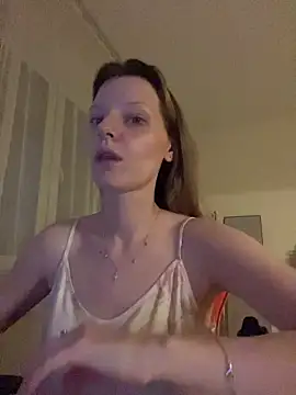 Snapshot of MaryHiggins chatting on 06/11/26, 09:45 MaryHiggins online show from 06/11/26, 09:45