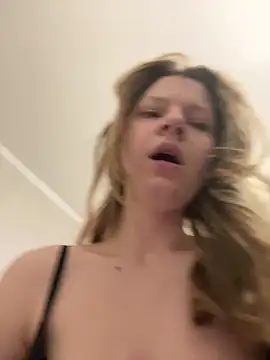 Snapshot of MaryHiggins chatting on 02/08/26, 09:29 MaryHiggins online show from 02/08/26, 09:29