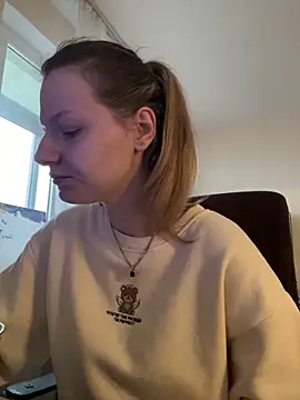 MaryHiggins online show from 11/01/25, 01:16