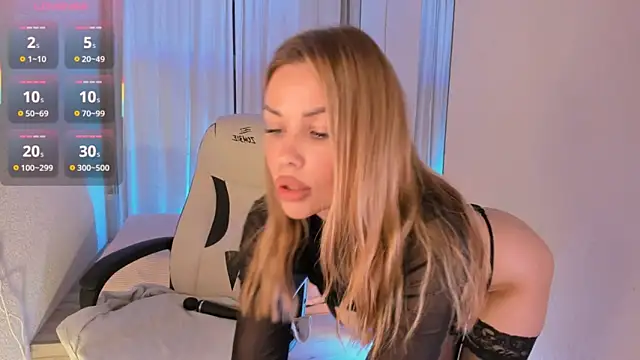 Snapshot of Roxana_Wet_ chatting on 09/17/25, 01:35 Roxana Wet online show from 09/17/25, 01:35