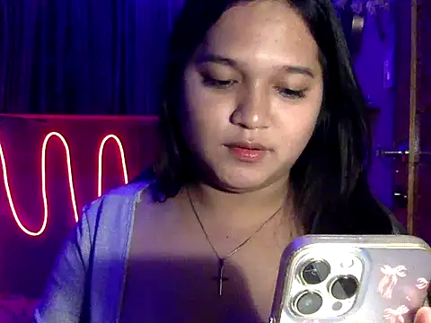 EmpressYna online show from 10/19/25, 12:02