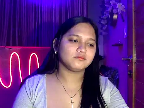 EmpressYna online show from 10/18/25, 11:01