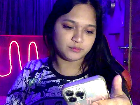 EmpressYna online show from 10/25/25, 09:48