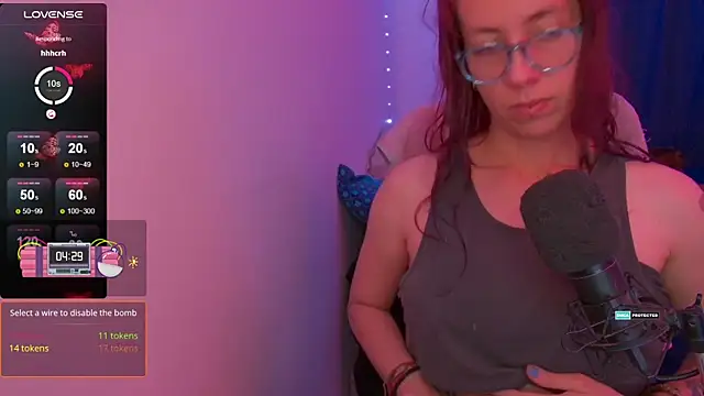 Snapshot of thecherry_Paulette chatting on 07/18/26, 01:36 thecherry Paulette online show from 07/18/26, 01:36