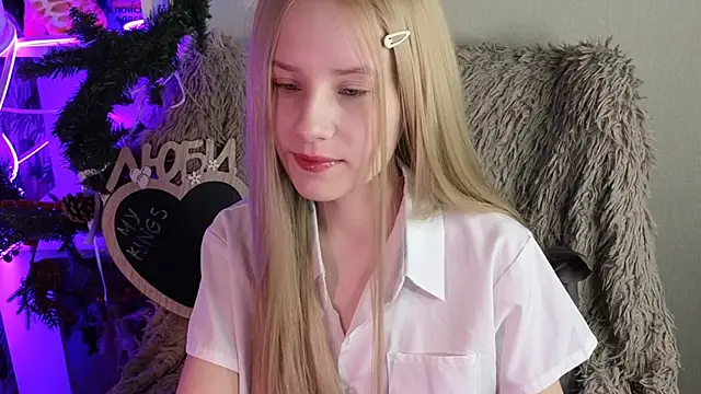 sarakaell online show from 12/18/25, 02:49