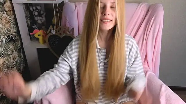 Snapshot of sarakaell chatting on 07/11/26, 02:34 sarakaell online show from 07/11/26, 02:34
