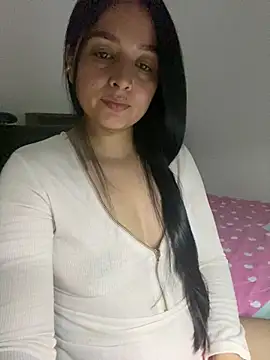 Snapshot of vellaAngel chatting on 12/11/24, 04:18 vellaAngel online show from 12/11/24, 04:18