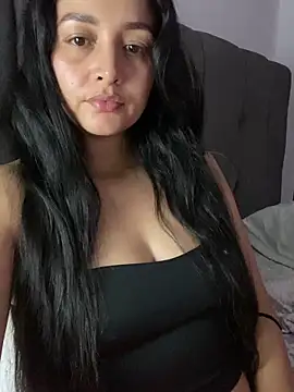 Snapshot of vellaAngel chatting on 12/15/24, 03:45 vellaAngel online show from 12/15/24, 03:45