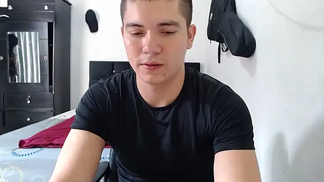 suckmydickbitch97 online show from 11/08/25, 12:42