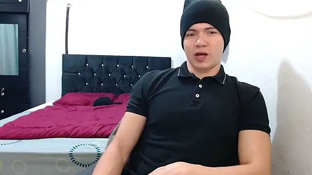 suckmydickbitch97 online show from 09/28/25, 12:01