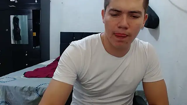 suckmydickbitch97 online show from 11/12/25, 12:42