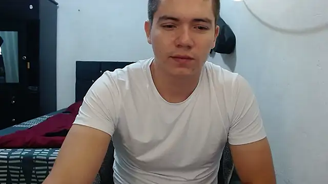 suckmydickbitch97 online show from 12/16/25, 11:47