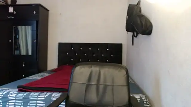 suckmydickbitch97 online show from 10/14/25, 11:11