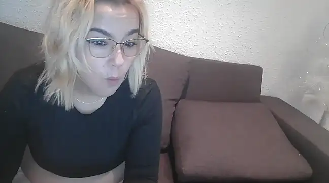 bekka   online show from 12/04/24, 09:34