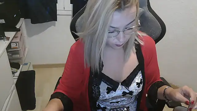 Snapshot of bekka__ chatting on 11/26/25, 07:03 bekka online show from 11/26/25, 07:03