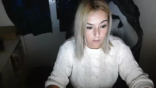 Snapshot of bekka__ chatting on 11/09/25, 08:02 bekka online show from 11/09/25, 08:02