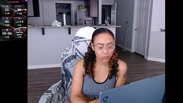 Snapshot of RylHoneyy chatting on 06/16/26, 07:58 RylHoneyy online show from 06/16/26, 07:58