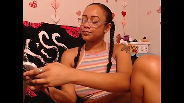 RylHoneyy online show from 02/12/26, 06:24