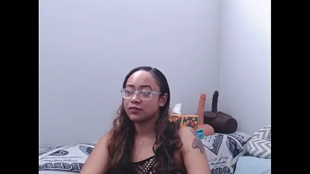 RylHoneyy online show from 03/18/26, 07:04