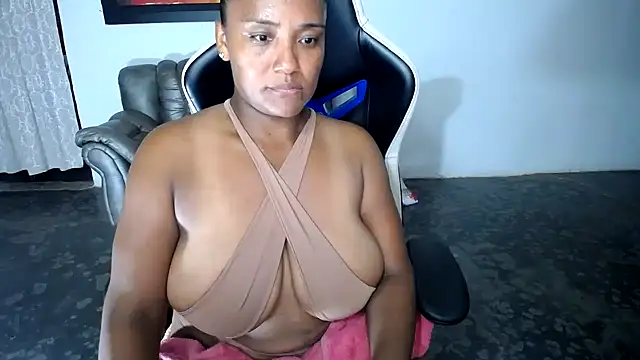 marysol83 online show from 10/25/25, 02:00