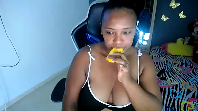 Snapshot of marysol83 chatting on 04/24/26, 01:18 marysol83 online show from 04/24/26, 01:18
