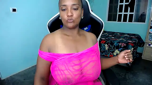 marysol83 online show from 11/28/25, 12:00