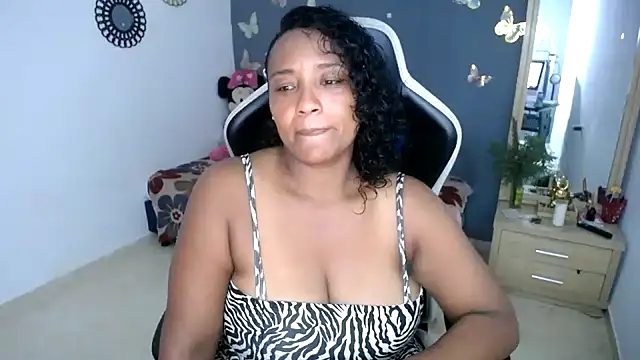 Snapshot of marysol83 chatting on 06/05/26, 02:38 marysol83 online show from 06/05/26, 02:38