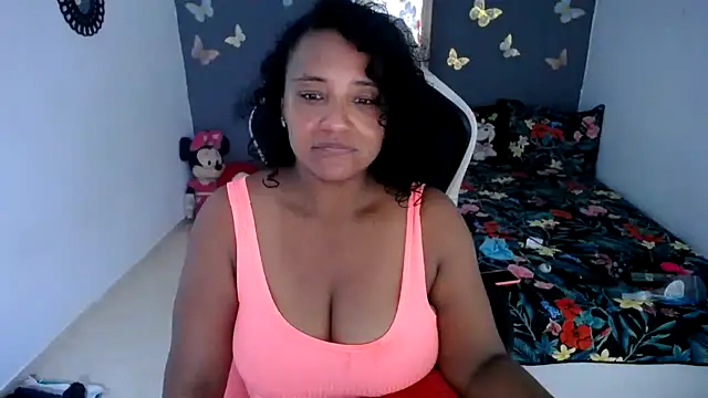 Snapshot of marysol83 chatting on 06/12/26, 03:04 marysol83 online show from 06/12/26, 03:04