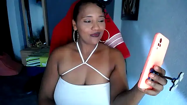 Snapshot of marysol83 chatting on 03/15/26, 01:45 marysol83 online show from 03/15/26, 01:45