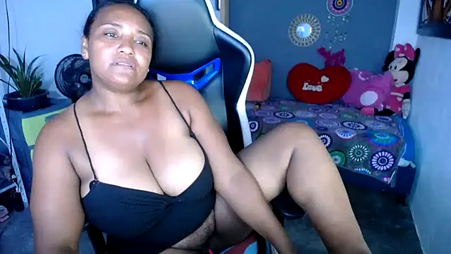 Snapshot of marysol83 chatting on 03/08/26, 02:04 marysol83 online show from 03/08/26, 02:04