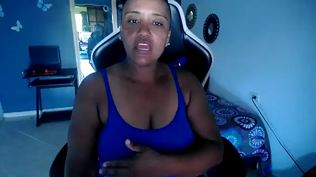 Snapshot of marysol83 chatting on 04/12/26, 03:48 marysol83 online show from 04/12/26, 03:48