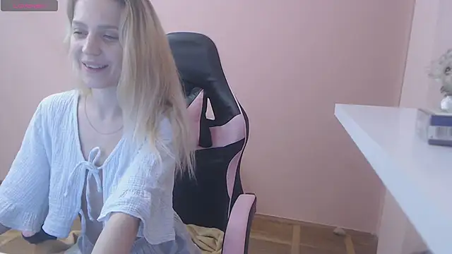 LovelyYana online show from 02/06/25, 10:21