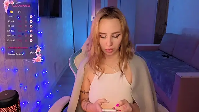 Snapshot of litlle_pie chatting on 10/03/25, 07:48 litlle pie online show from 10/03/25, 07:48