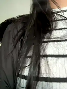 Snapshot of WHAAATTTTTTTTTT chatting on 12/18/25, 02:21 WHAAATTTTTTTTTT online show from 12/18/25, 02:21