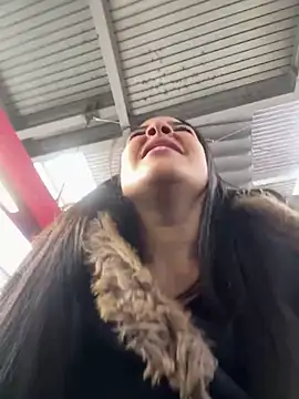 Snapshot of WHAAATTTTTTTTTT chatting on 12/15/25, 11:38 WHAAATTTTTTTTTT online show from 12/15/25, 11:38