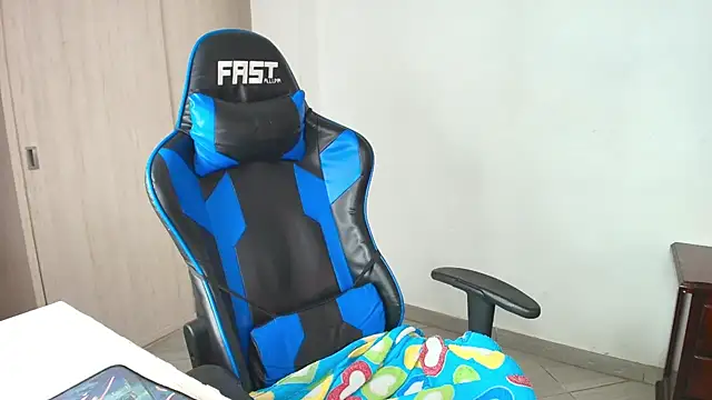 sophiax-x online show from 10/08/25, 09:37